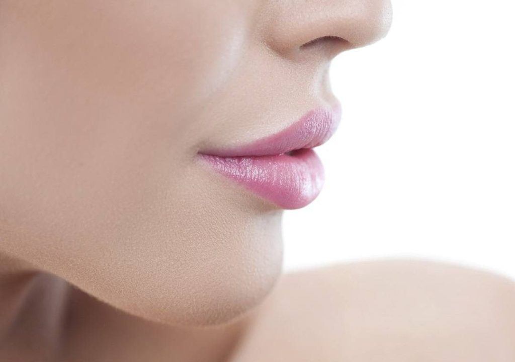 Lip Reduction (Cheiloplasty) thumbnail 1